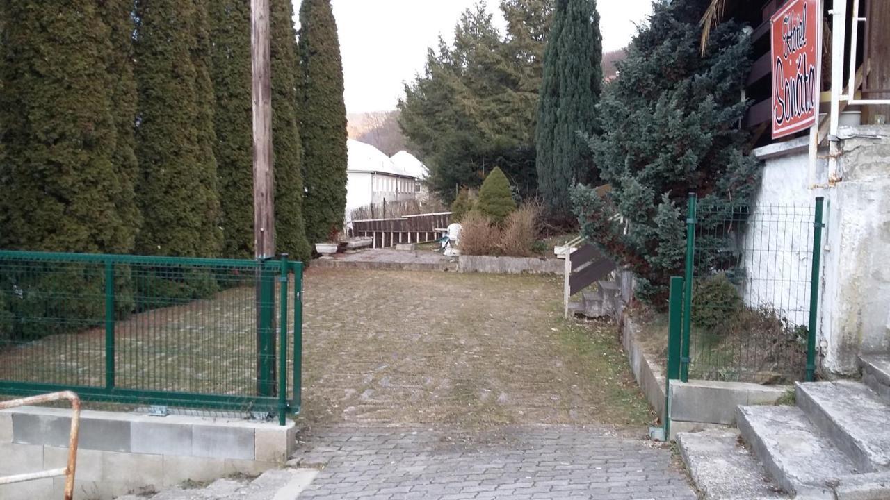 Garni Hotel Sonata Trenčianske Teplice Esterno foto